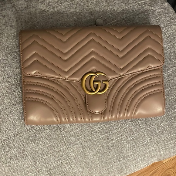 Gucci Marmont Clutch - Picture 1 of 11